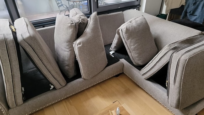 Limpiador de alfombras de gran tamaño de color verde.